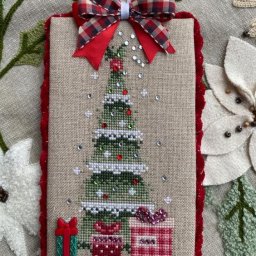 ​Вышитые ёлочки