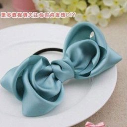 Бант из атласной ленты