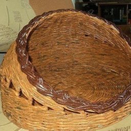 Домик для кота из газетных трубочек