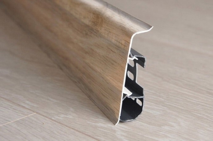 Плинтус с LED-подсветкой