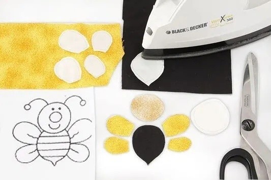 Слюнявчик для малыша: мастер-класс