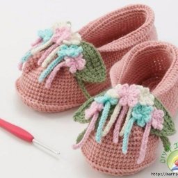 ​Интересные тапочки в виде башмачков