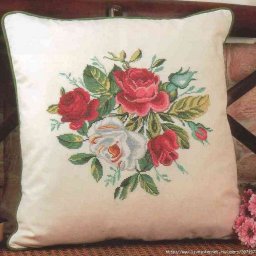 ​Вышивка для подушки с розами