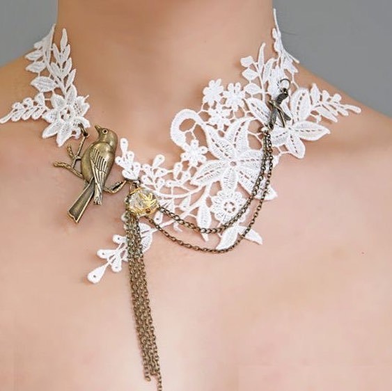 Очень нежные украшения на шею из кружев: идеи чокеров