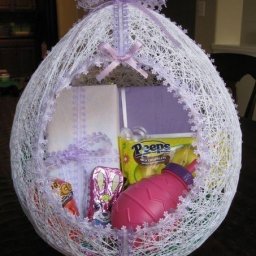 Пасхальное яйцо из ниток и воздушного шарика