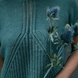 Простой в исполнении и оригинальный топ спицами