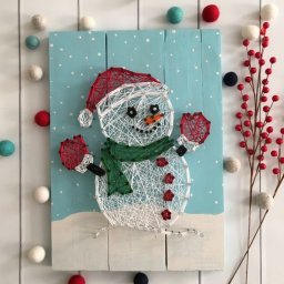 ​Снеговик из ниток и гвоздей