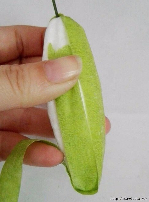Восхитительная лилия из гофрированной бумаги