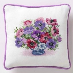 ​Цветочная вышивка для подушки