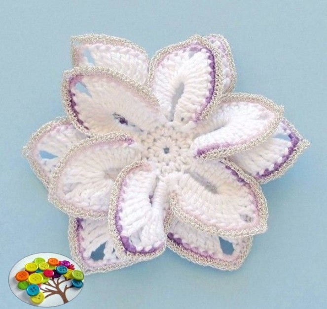 Нежный и красивый цветок крючком