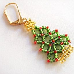 ​Новогодний брелок в виде ёлочки