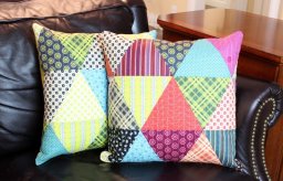 Подушка в технике пэчворк