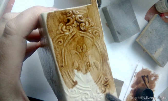 Создаем состаренную ключницу: стилизация под слоновую кость Создаем состаренную ключницу: стилизация под слоновую кость