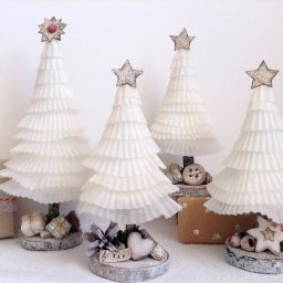 Бумажные ёлочки из формочек для кексов