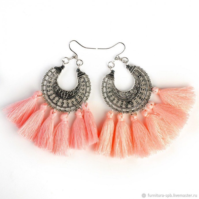 Делаем кисточку из ниток