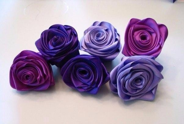 Роза из атласной ленты