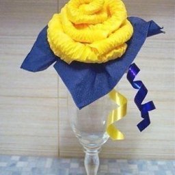 Роза из салфеток для украшения новогоднего стола