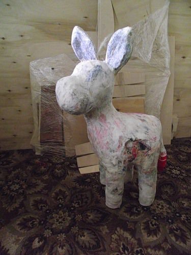 Ослик для украшения дачного газона