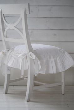 ​Шьем оригинальные декоративные чехлы на стулья