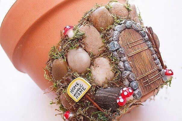 Сказочный декор цветочного горшка