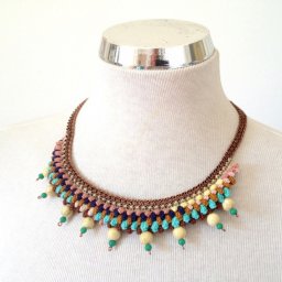 ​Вязаные крючком бусы: идеи для вдохновенного творчества