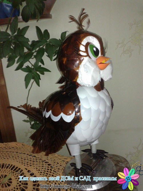 Воробей из пластиковых бутылок