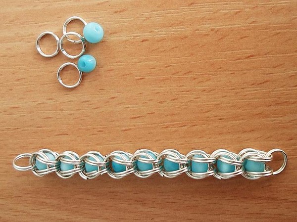 Браслет в технике кольчужного плетения