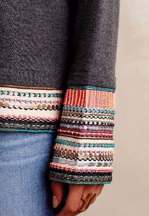 Декор на рукавах с этническими мотивами