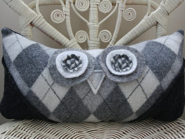 Идеи декоративных подушек из старых вязаных вещей