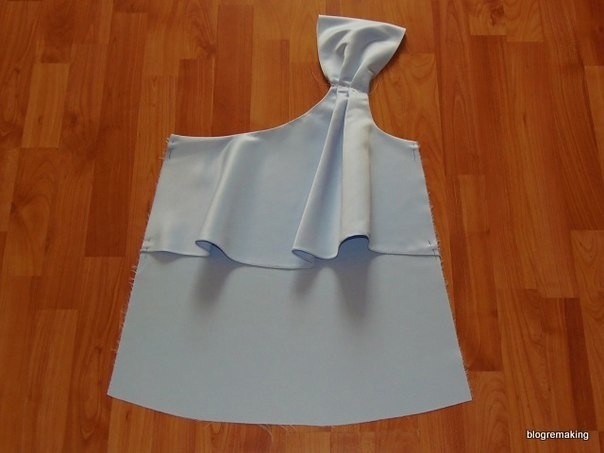 Блуза с оригинальным верхом Блуза с оригинальным верхом