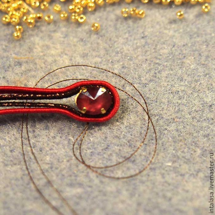 Сутажная брошь "Аленький цветочек"