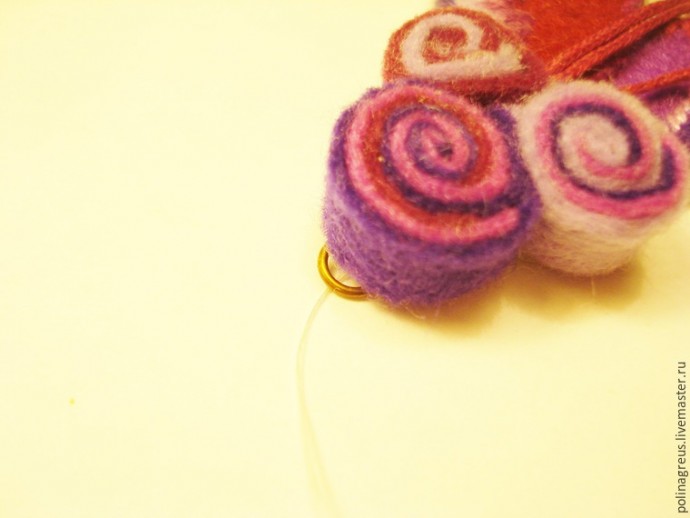 Ассимметричные серьги из фетра