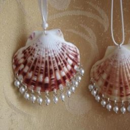 Кулон из ракушки "Хвост павлина"