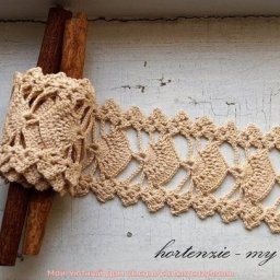 ​Ленточное кружево с витиеватым узором