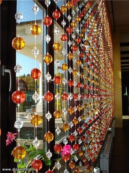 Блестящие шторы из бусин Блестящие шторы из бусин
