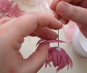 Хризантема - цветок из тонкой ткани