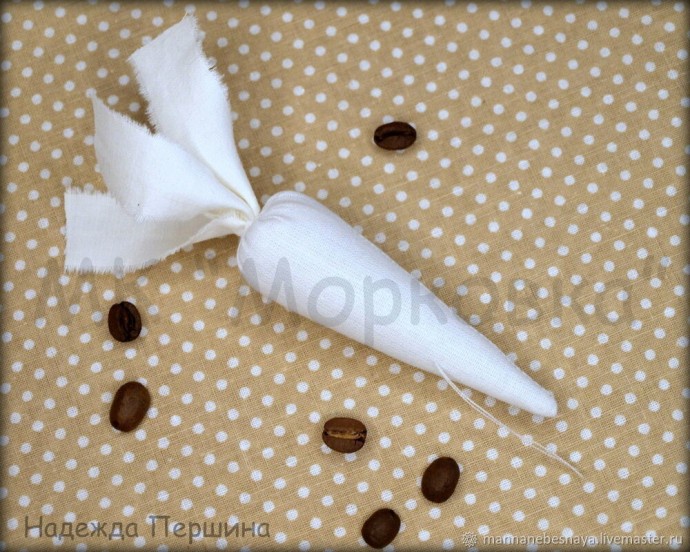 Шьем интерьерную морковку для украшения кухни