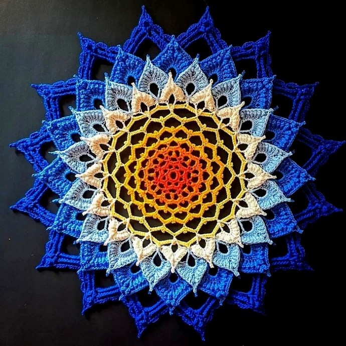 Красивая объёмная салфетка крючком