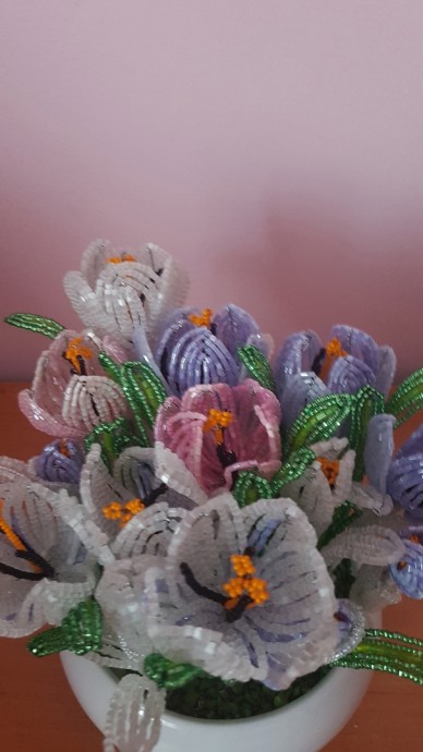 ​Крокусы из бисера