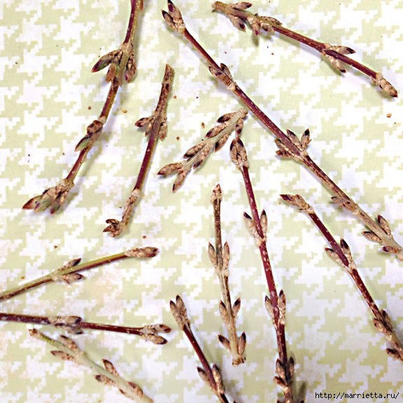 Подсвечник из блестящих веточек