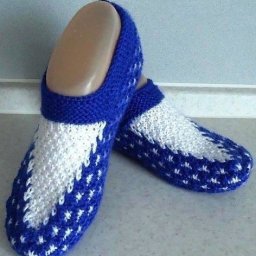 ​Оригинальные тапочки спицами