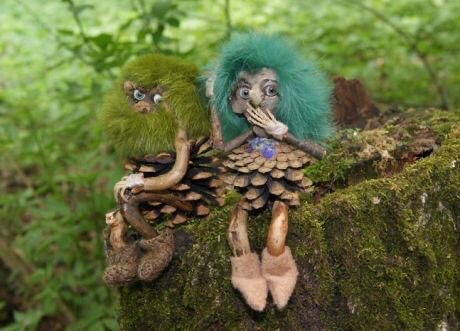 Веселые поделки из шишек