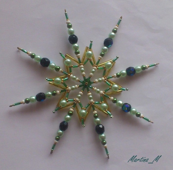 Восхитительные снежинки из бусинок