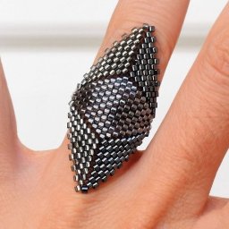 Кольцо из бисера