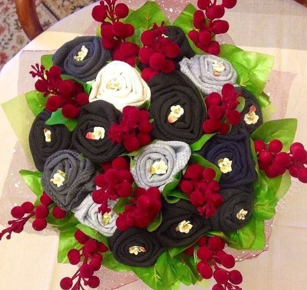 Букет из носков для людей с чувством юмора