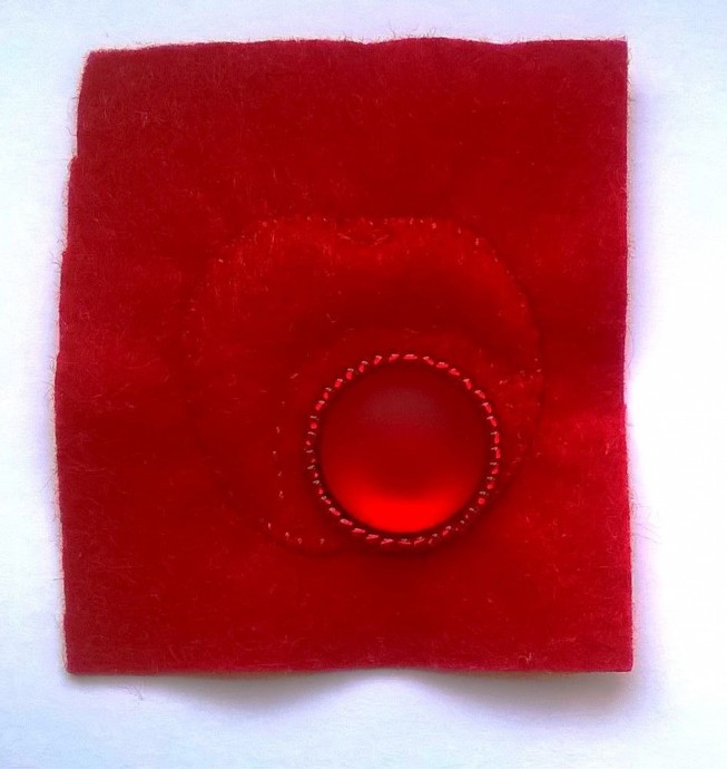 Вышиваем бисером объемную брошь-кулон "Наливное яблочко" Вышиваем бисером объемную брошь-кулон "Наливное яблочко"