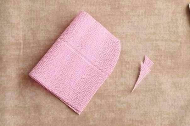 Розочка из гофрированной бумаги: мастер-класс