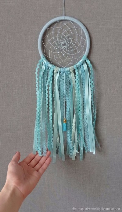 Ловец снов с лентами и кружевами