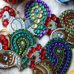 Петушок из бисера и стразов