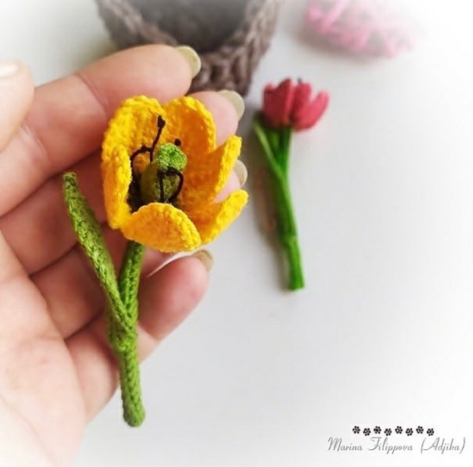 ​Маленький тюльпанчик крючком